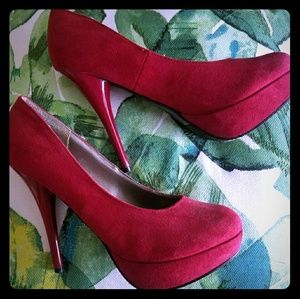 Red Pumps